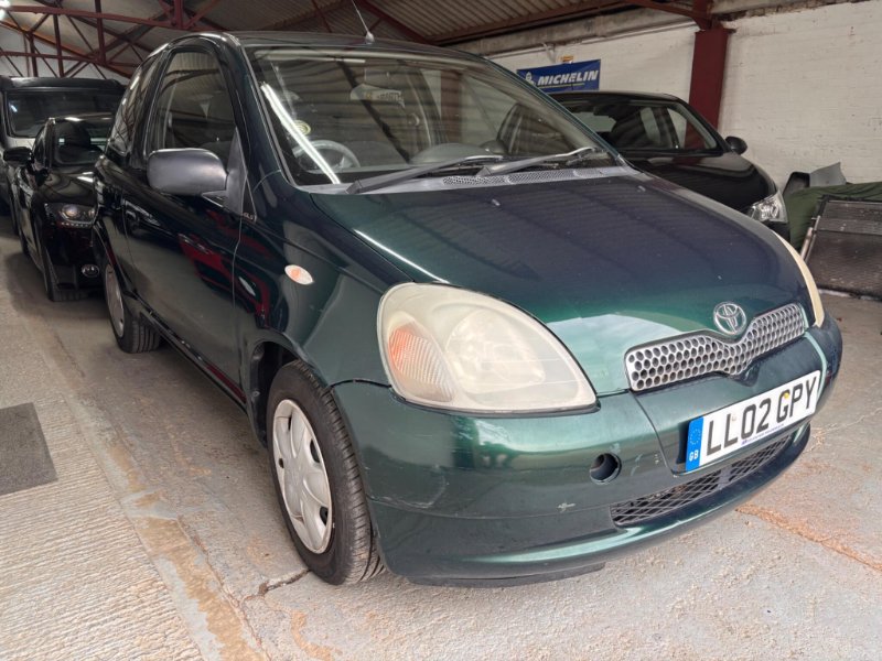 None YARIS 1,500... photo